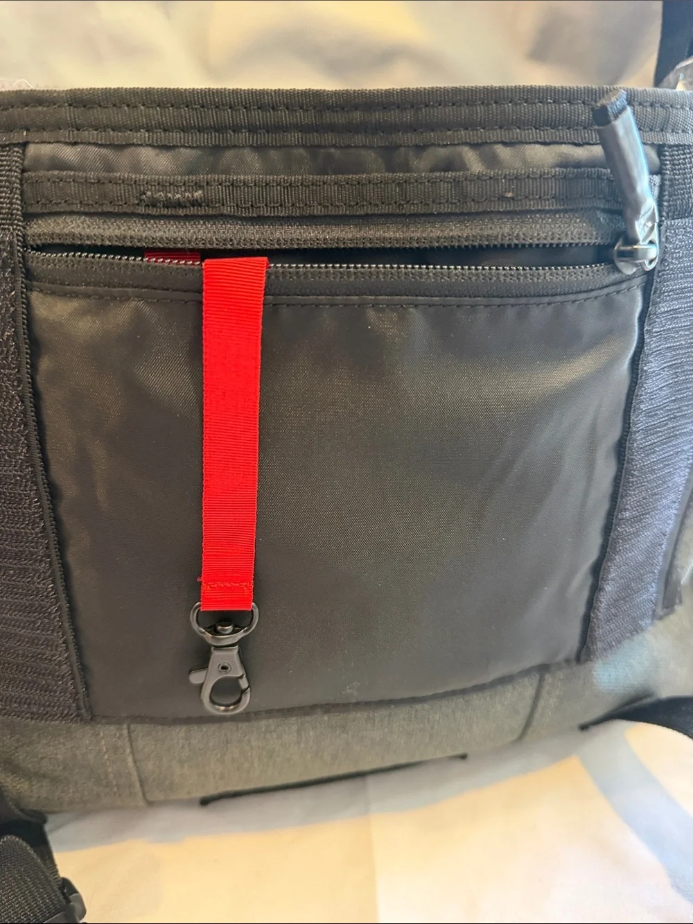 Timbuk2 Black Messenger Bag with Padded Shoulder Strap great size